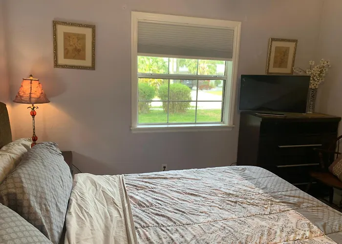 Cozy Cottage Near Beaches And Downtown Sarasota