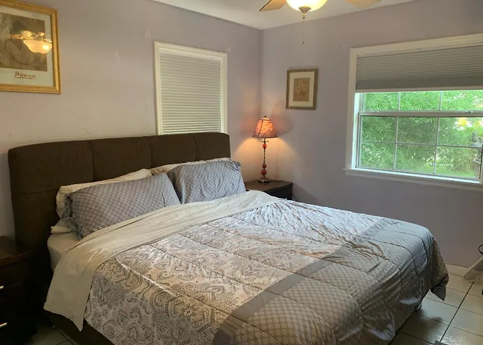 Cozy Cottage Near Beaches And Downtown Sarasota