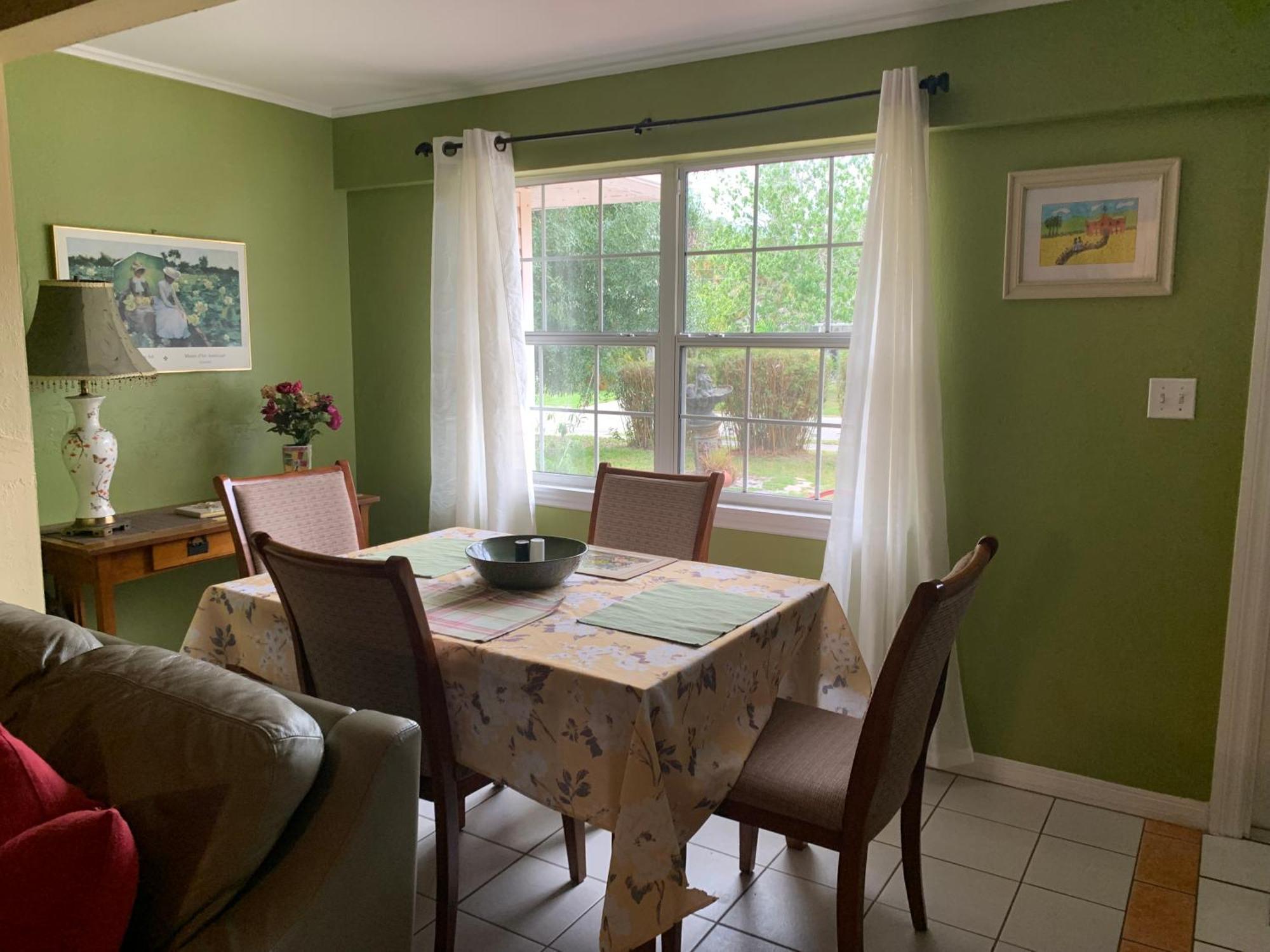 Cozy Near Beaches And Downtown Holiday home