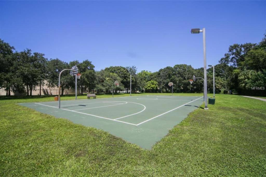 Cozy Near Beaches And Downtown *