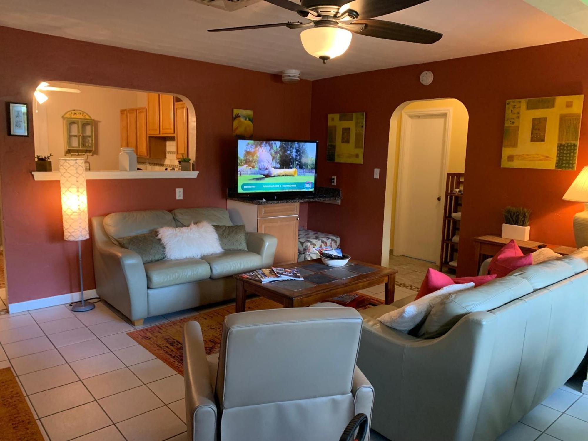 Cozy Near Beaches And Downtown Sarasota