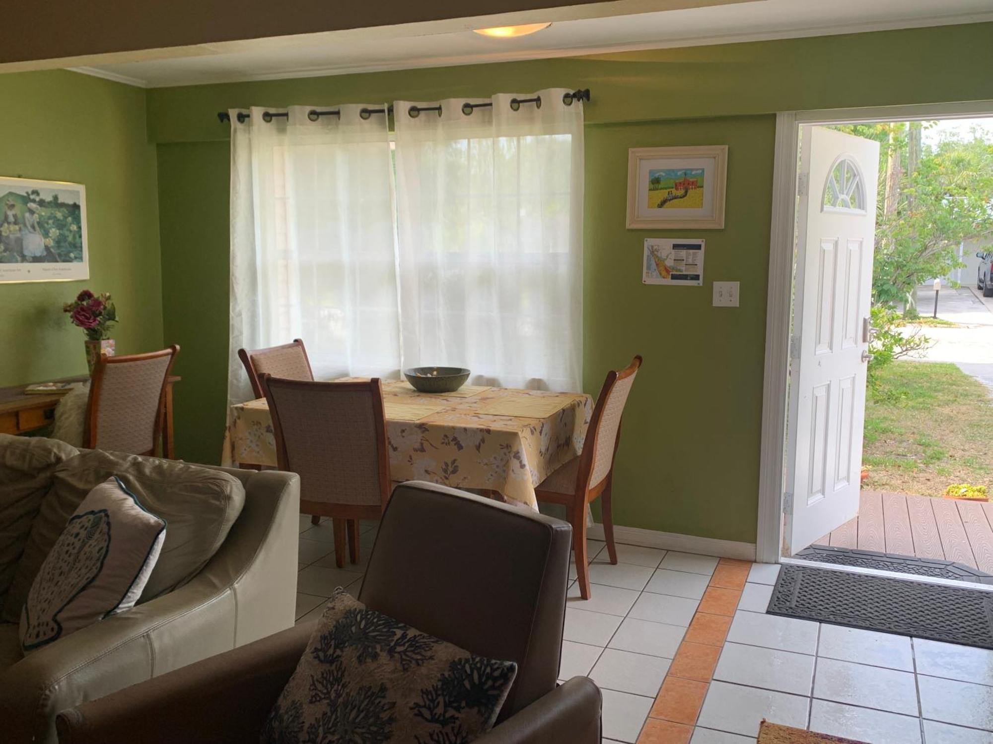 Holiday home Cozy Near Beaches And Downtown *
