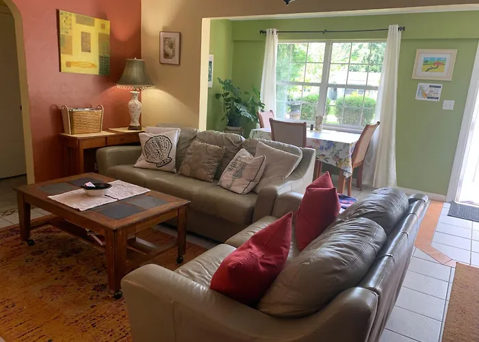 Cozy Cottage Near Beaches And Downtown Sarasota